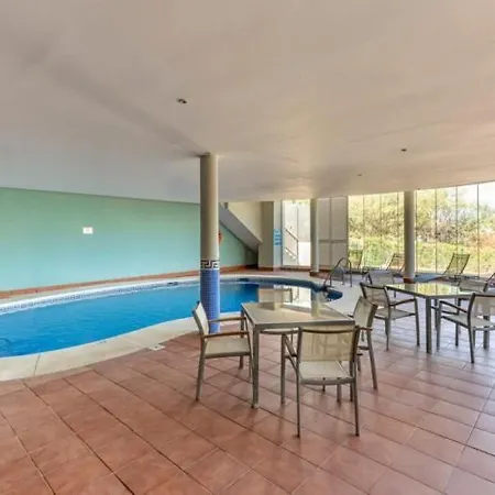 2 Bed Ground Floor דירה *